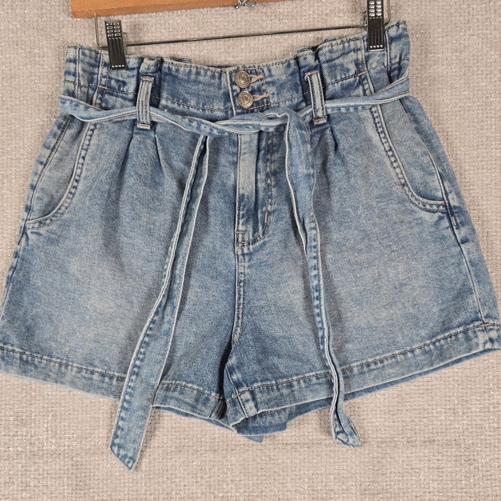 American Eagle Paperbag Waist Denim Shorts‎ Light Wash Belted Womens Size 4 Cute